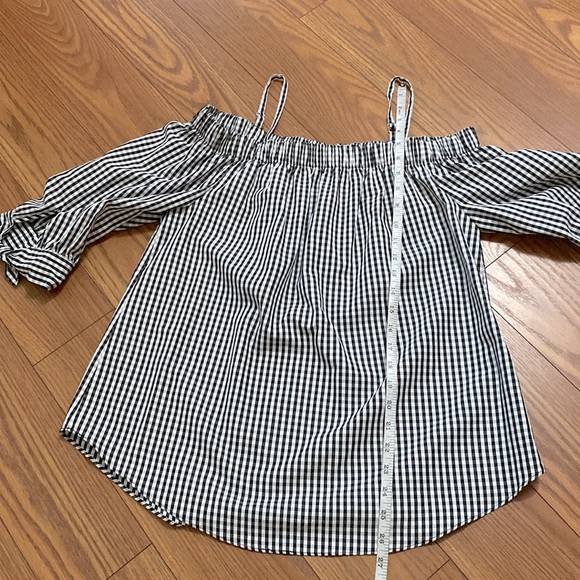 Iz Byer woman’s print off the shoulder back and white 3/4 sleeve cotton top - Picture 14 of 16